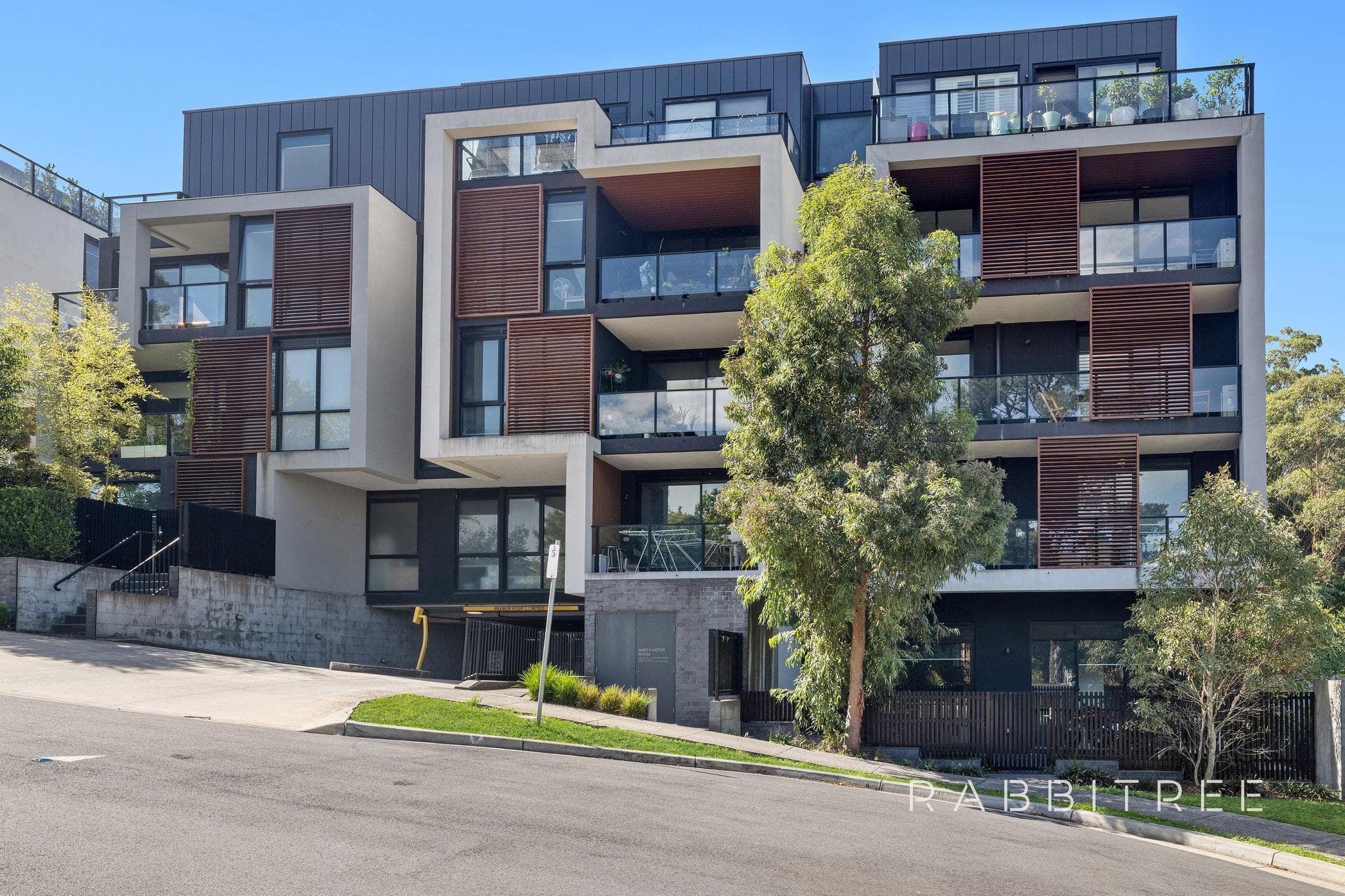 208/1 Sergeant Street, Blackburn